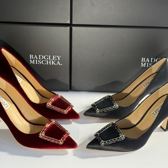 Badgley Mischka Women's Aubree Stiletto Pumps wt Crystal Buckle PICK COLOR SIZE - Picture 3 of 11